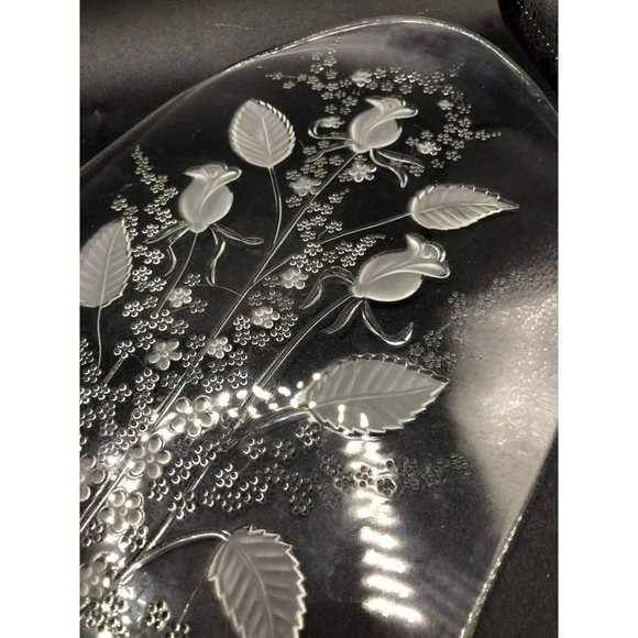 Fleur by WILLIAM FRASER Glass Oval Floral Bouquet Canape Tray - Picture 4 of 5